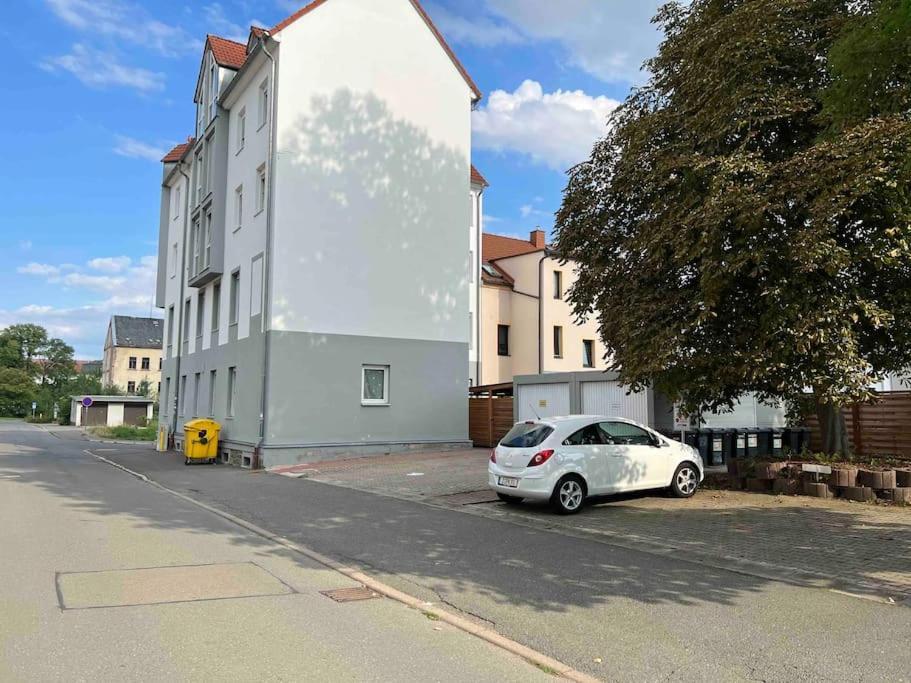 Stilvolle Ferienwohnung Mit Stellplatz Wlan Free Netflix Naehe Bahnhof Zwickau Exterior photo